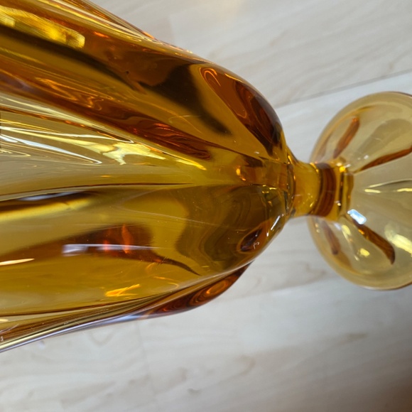 Viking Glass handkerchief vase, 6 point, molded foot, hand blown. MCM  VTG 1950s - Picture 4 of 6